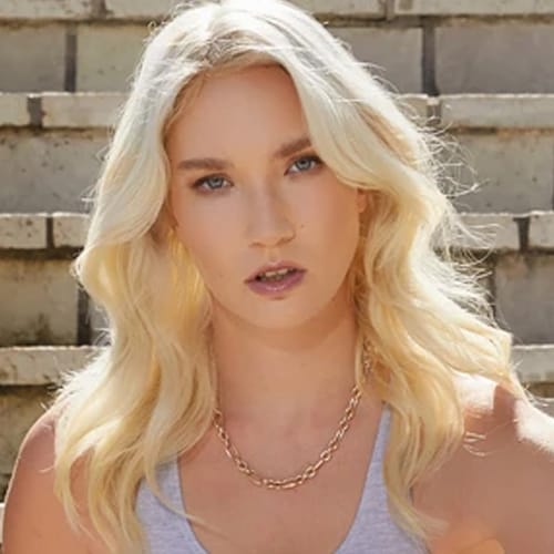 Claire Roos